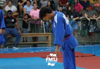 Ginsio no bairro da lixeira  | Robson Bastos 